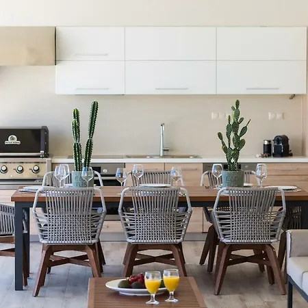 Aelia Residence, Wellness & Leisure With Heated Pool, By Thinkvilla سْكاليتا
