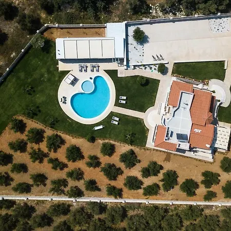 Aelia Residence, Wellness & Leisure With Heated Pool, By Thinkvilla * سْكاليتا