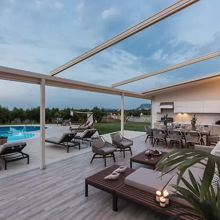 Aelia Residence, Wellness & Leisure With Heated Pool, By Thinkvilla Villa *