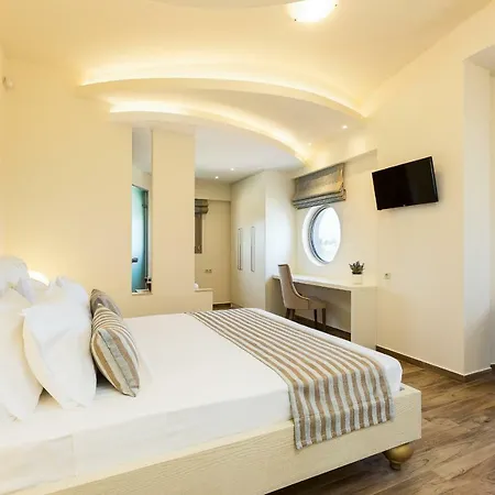 Aelia Residence, Wellness & Leisure With Heated Pool, By Thinkvilla * Skaleta
